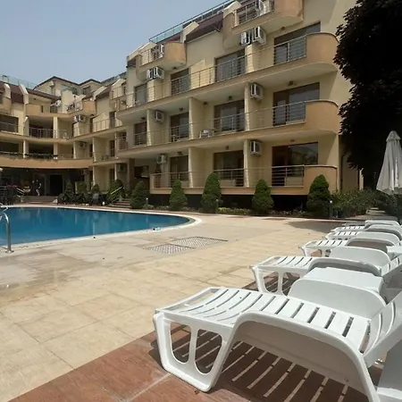 Bratanov Iris Studio Apartament
