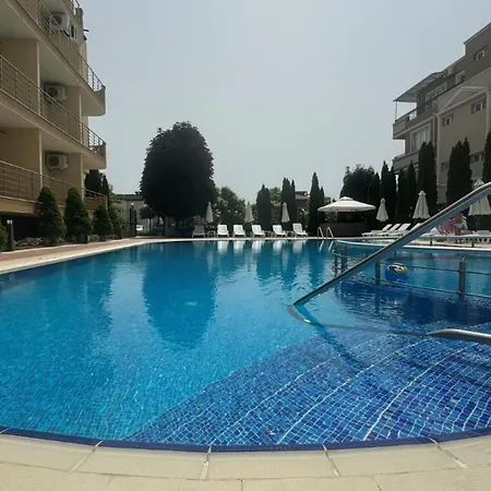 Apartament Bratanov Iris Studio *